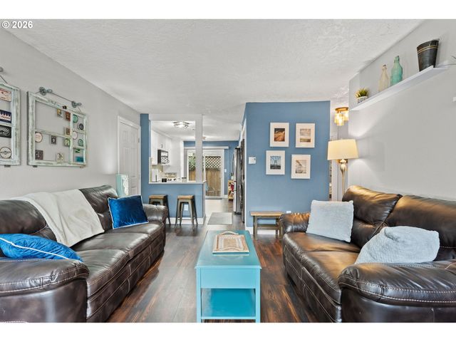 8065 N IVANHOE St 9, Portland, OR 97203