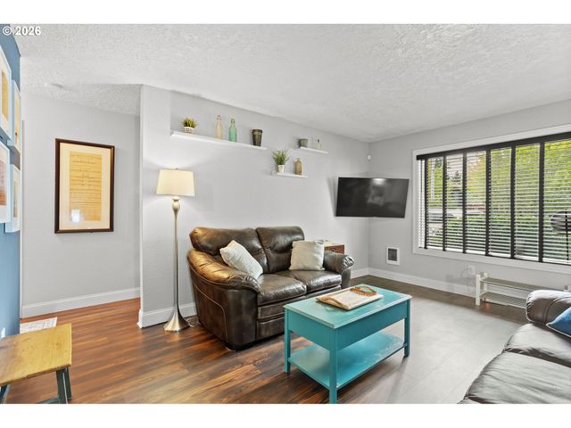 8065 N IVANHOE St 9, Portland, OR 97203