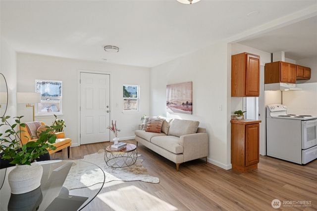 1213 S J Street, Tacoma, WA 98405