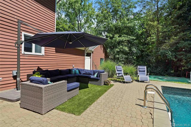 16 Stephens Drive, Tarrytown, NY 10591