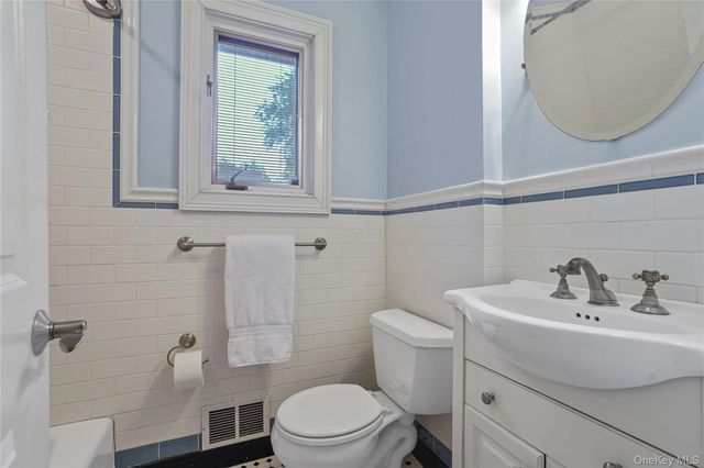 16 Stephens Drive, Tarrytown, NY 10591