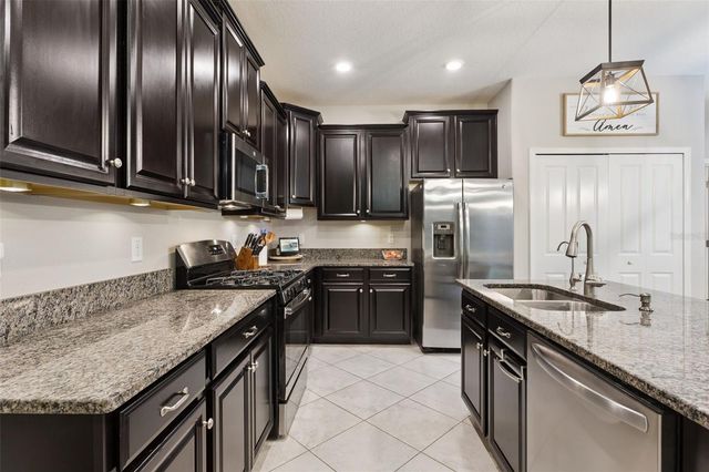 8816 SHADY PAVILLION COURT, Land O Lakes, FL 34637