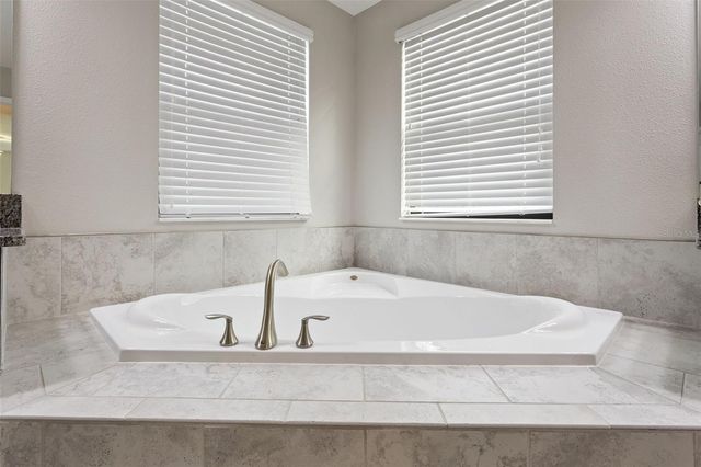 8816 SHADY PAVILLION COURT, Land O Lakes, FL 34637