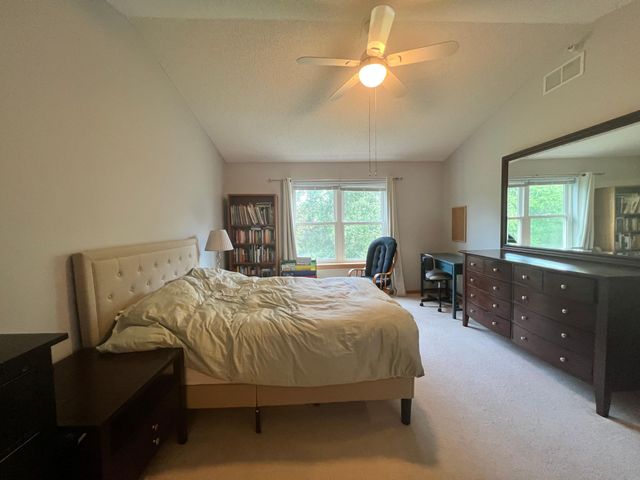 16791 39th Avenue N, Plymouth, MN 55446