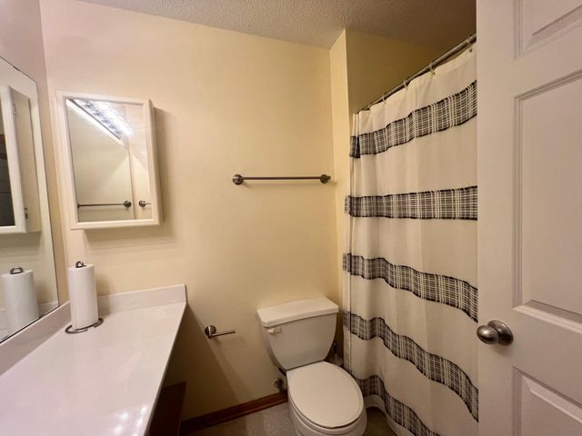 16791 39th Avenue N, Plymouth, MN 55446