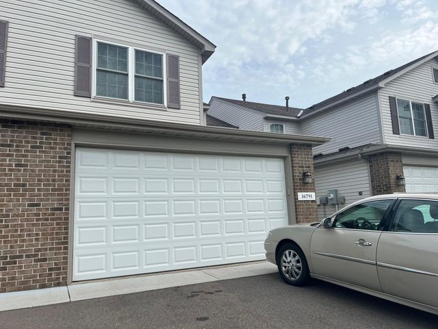 16791 39th Avenue N, Plymouth, MN 55446