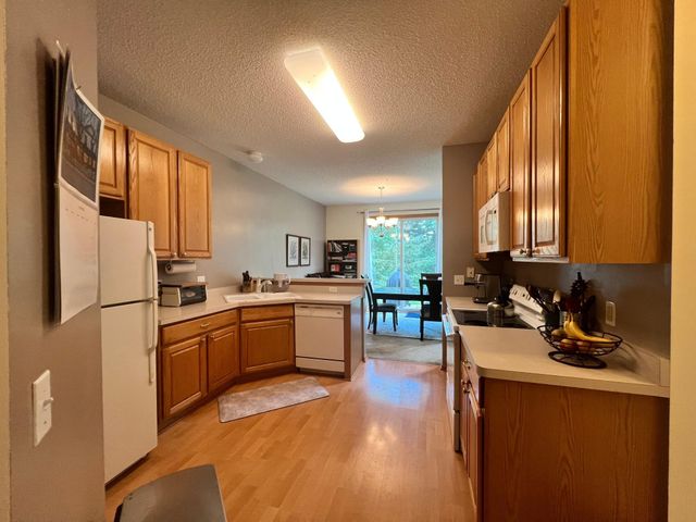 16791 39th Avenue N, Plymouth, MN 55446