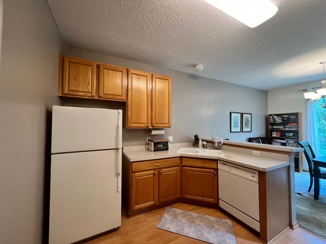 16791 39th Avenue N, Plymouth, MN 55446
