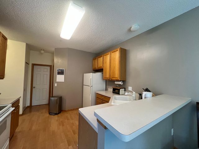 16791 39th Avenue N, Plymouth, MN 55446