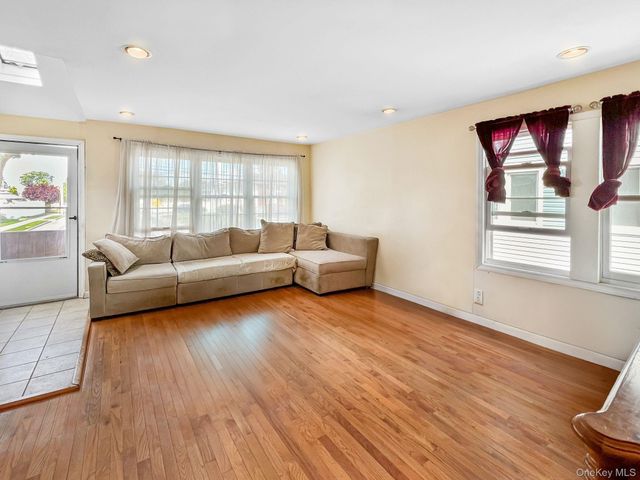 3321 Murdock Avenue, Oceanside, NY 11572