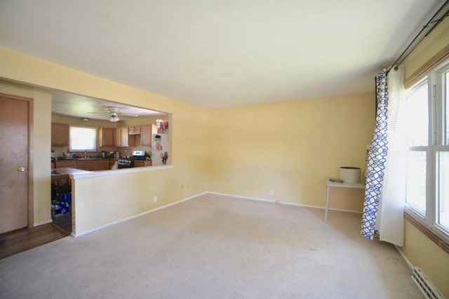 8750 W Hustis STREET, Milwaukee, WI 53224