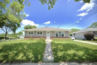 8750 W Hustis STREET, Milwaukee, WI 53224