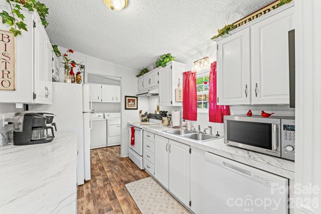 121 Regatta Lane, Mooresville, NC 28115