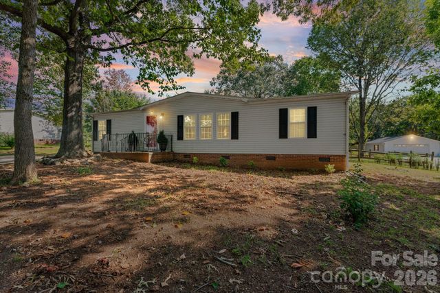 121 Regatta Lane, Mooresville, NC 28115
