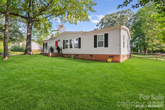 121 Regatta Lane, Mooresville, NC 28115
