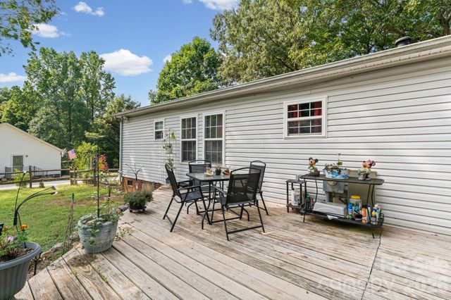 121 Regatta Lane, Mooresville, NC 28115
