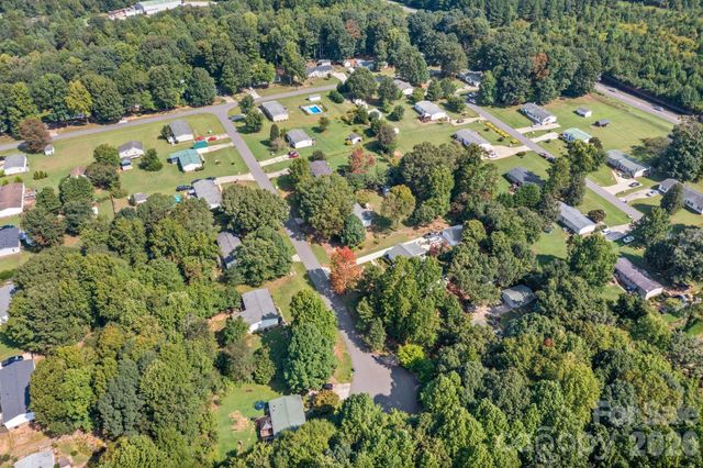 121 Regatta Lane, Mooresville, NC 28115