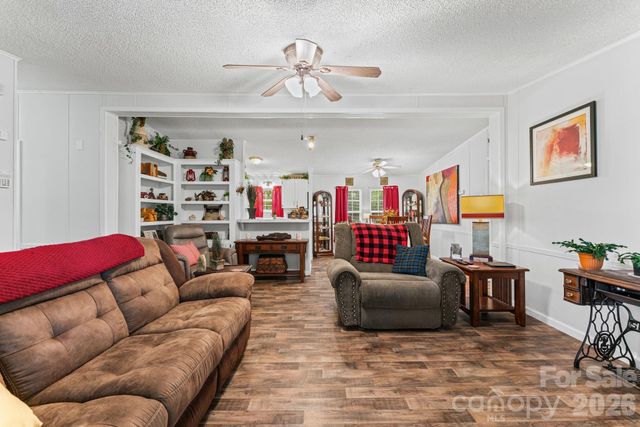 121 Regatta Lane, Mooresville, NC 28115