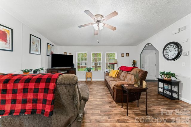 121 Regatta Lane, Mooresville, NC 28115