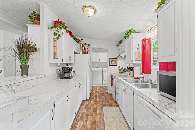 121 Regatta Lane, Mooresville, NC 28115