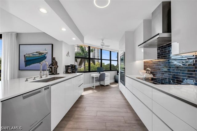 6000 Pelican Bay BLVD C202, Naples, FL 34108