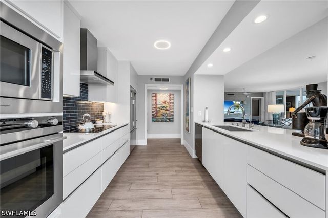 6000 Pelican Bay BLVD C202, Naples, FL 34108