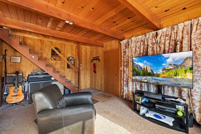 26039 Long Barn Rd, Long Barn, CA 95335