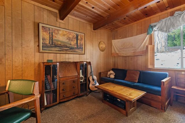 26039 Long Barn Rd, Long Barn, CA 95335