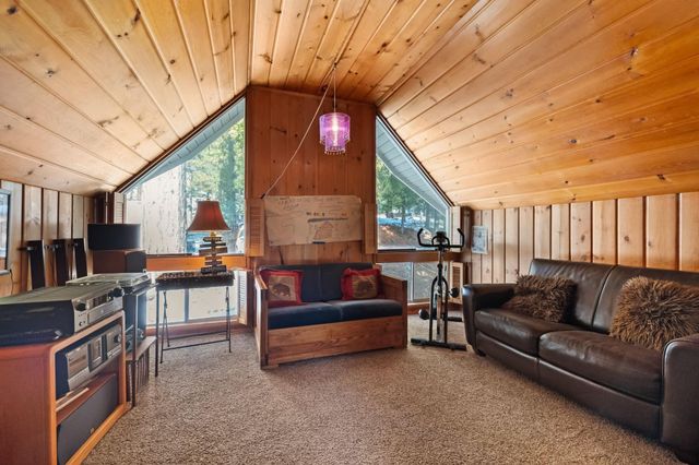 26039 Long Barn Rd, Long Barn, CA 95335