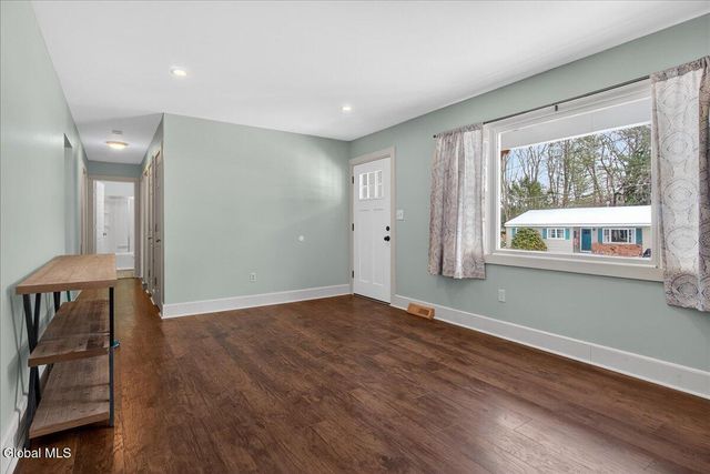 14 Sherri Drive, Saratoga Springs, NY 12866