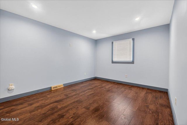 14 Sherri Drive, Saratoga Springs, NY 12866