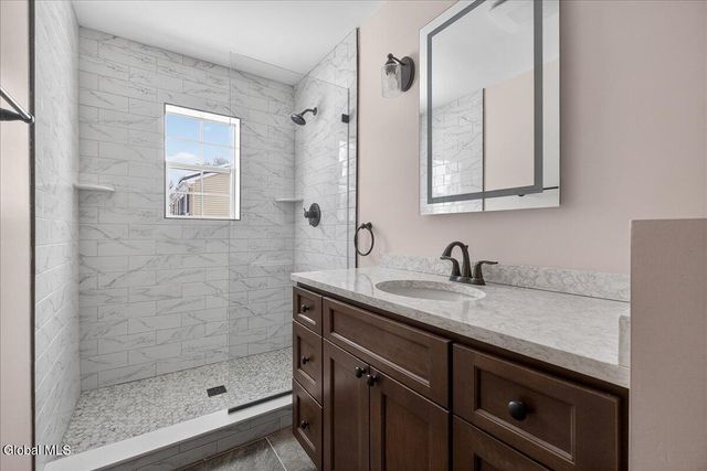 14 Sherri Drive, Saratoga Springs, NY 12866