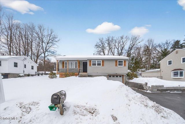 14 Sherri Drive, Saratoga Springs, NY 12866