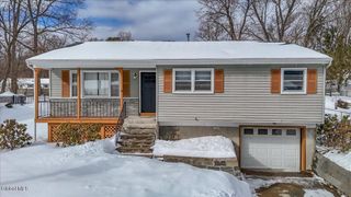 14 Sherri Drive, Saratoga Springs, NY 12866