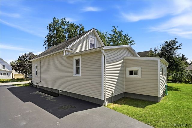 93 Cleveland Avenue, Tonawanda, NY 14150