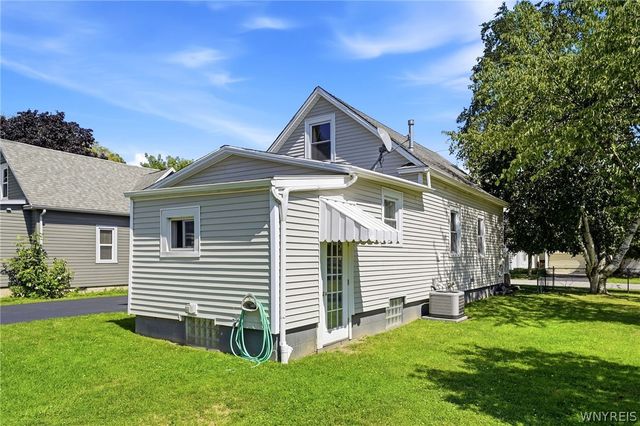 93 Cleveland Avenue, Tonawanda, NY 14150