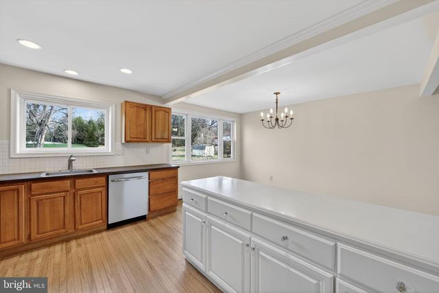 1567 SUGARTOWN RD, Paoli, PA 19301