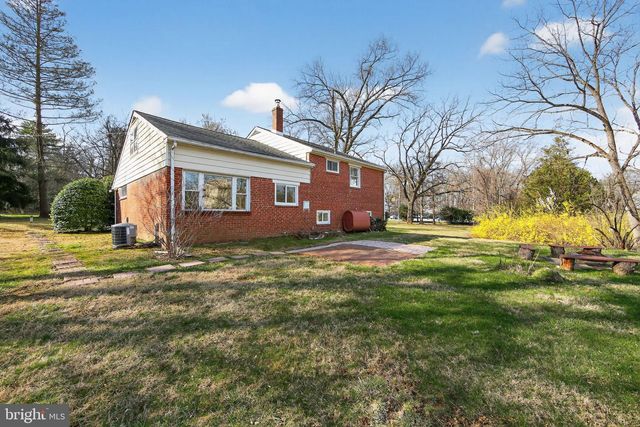 1567 SUGARTOWN RD, Paoli, PA 19301