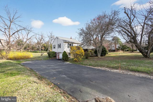 1567 SUGARTOWN RD, Paoli, PA 19301