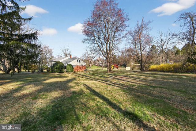 1567 SUGARTOWN RD, Paoli, PA 19301