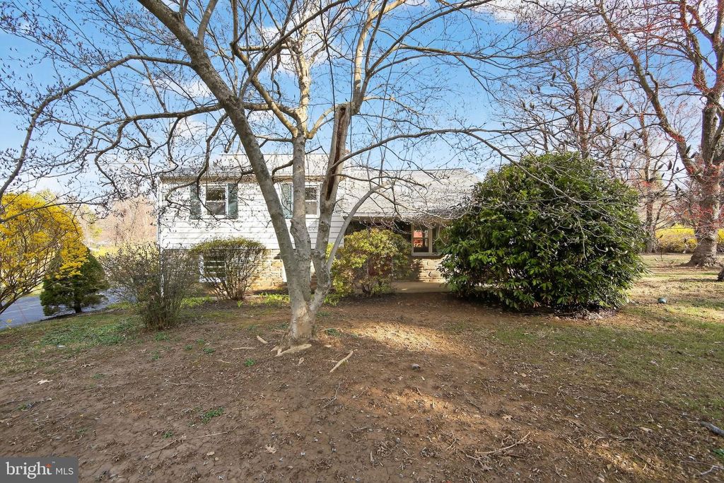 1567 SUGARTOWN RD, Paoli, PA 19301