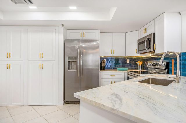 3870 N HIGHWAY A1A 405, Fort Pierce, FL 34949