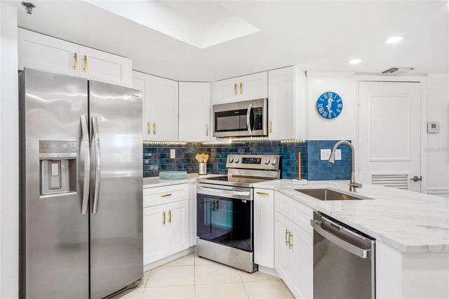 3870 N HIGHWAY A1A 405, Fort Pierce, FL 34949