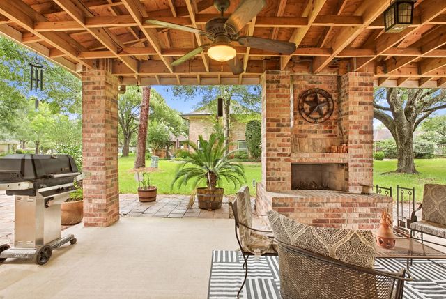 2807 Quail Hollow Drive, Missouri City, TX 77459
