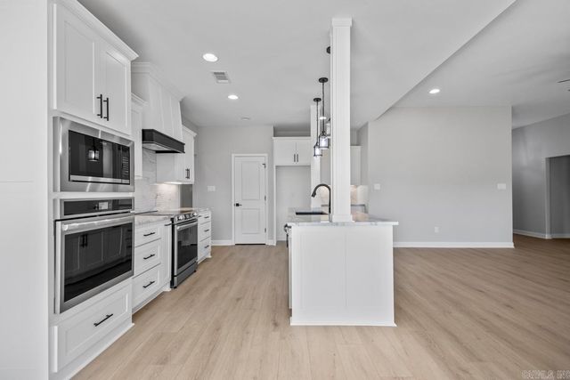 1001 Duke Drive, Bauxite, AR 72011