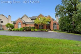 6951 Brook Hollow Court, West Bloomfield, MI 48322