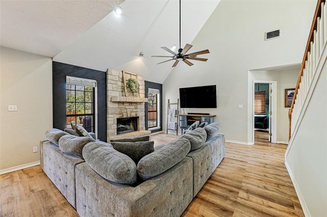 12 Deer Ridge RD, Wimberley, TX 78676
