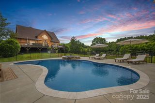 6500 Duck Creek Road, Lenoir, NC 28645