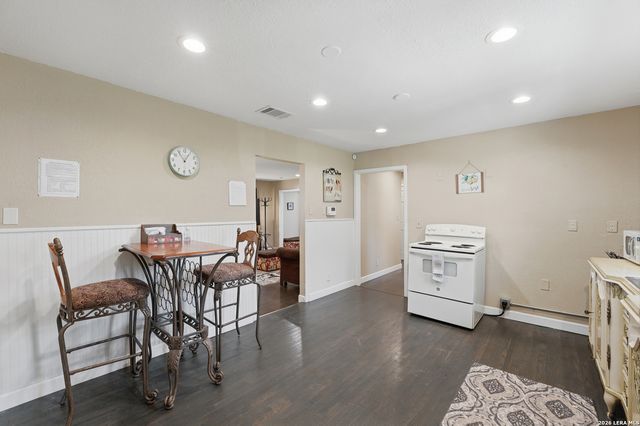 1236 S ACADEMY AVE, New Braunfels, TX 78130