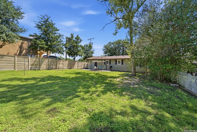 1236 S ACADEMY AVE, New Braunfels, TX 78130